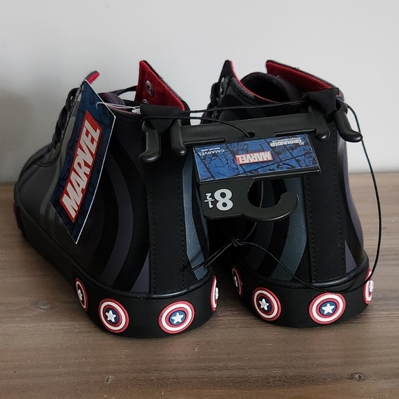 ๐ Captain America High-Top Sneakers โ Size 8.5 Marvel Avengers โ New with Tags - Picture 3 of 12